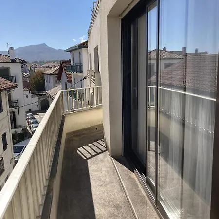 Apartment Bright Studio In Downtown Saint-Jean-de-Luz