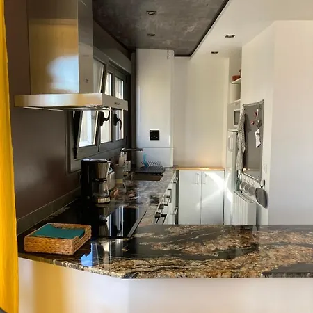 Apartment Bright Studio In Downtown Saint-Jean-de-Luz